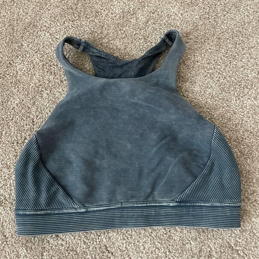 Lululemon high neck sports bra - size 8